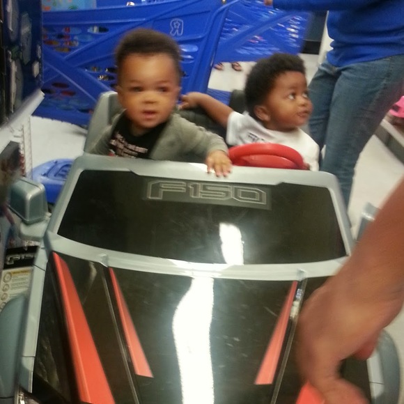 Meet your Posher, Rae - Picture 1 of 1